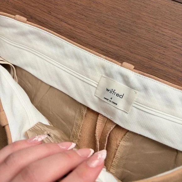 Aritzia Effortless Pant - Picture 4 of 4